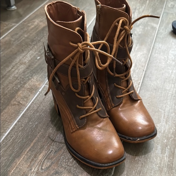 Pierre Dumas Brown Lace-Up Boots for Women - Picture 1 of 9